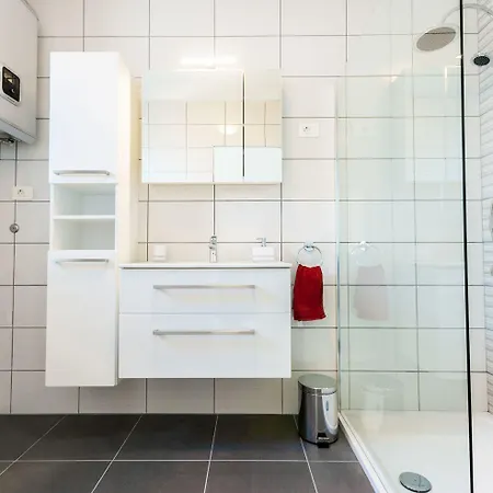 Besondere Privatvilla Mit Eigenem Pool Und Spielplatz *