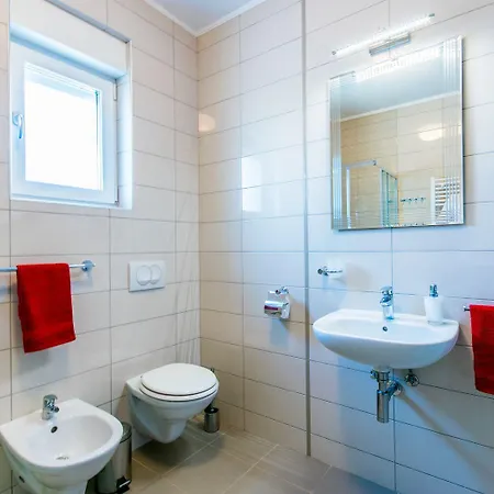Besondere Privatvilla Mit Eigenem Pool Und Spielplatz Prázdninový dům *