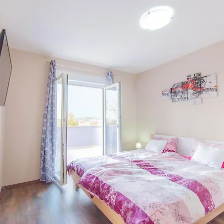 Prázdninový dům Besondere Privatvilla Mit Eigenem Pool Und Spielplatz