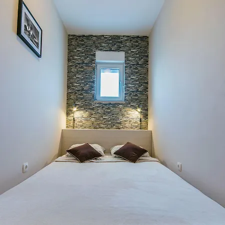 Besondere Privatvilla Mit Eigenem Pool Und Spielplatz Prázdninový dům Pula